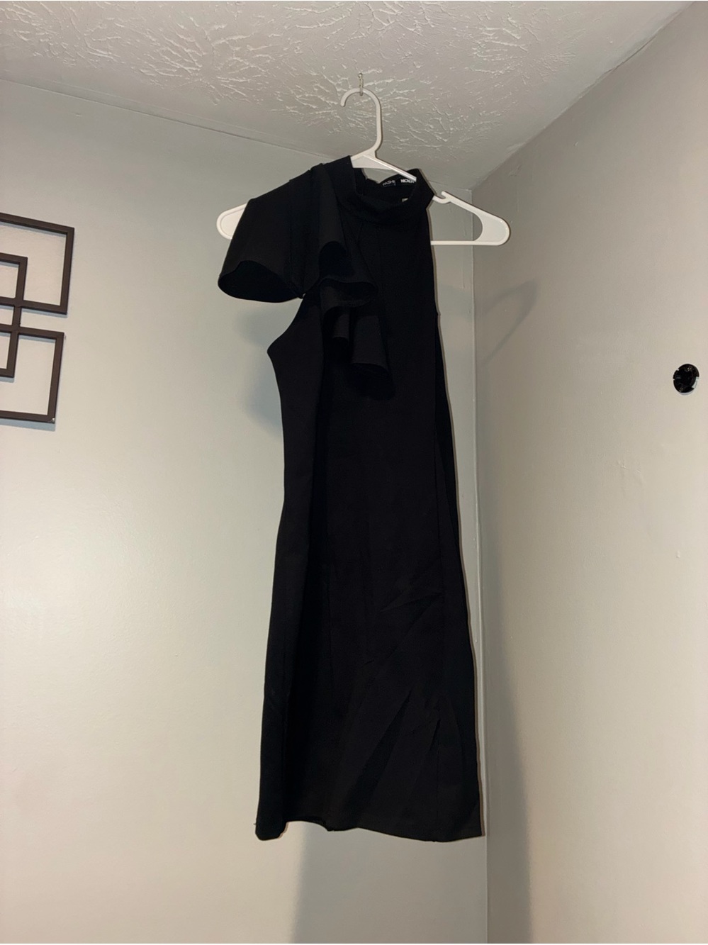 Elegant Black One-Shoulder Dress with Neck Bow